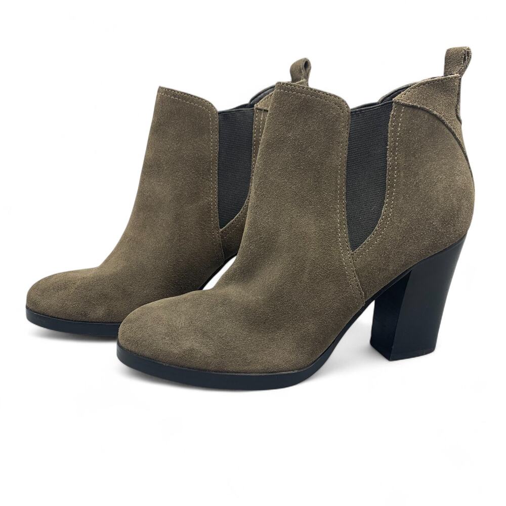 Marc Fisher Saint Chelsea Boots Size 8 M Taupe Gray Suede Heeled Bootie Slip On
